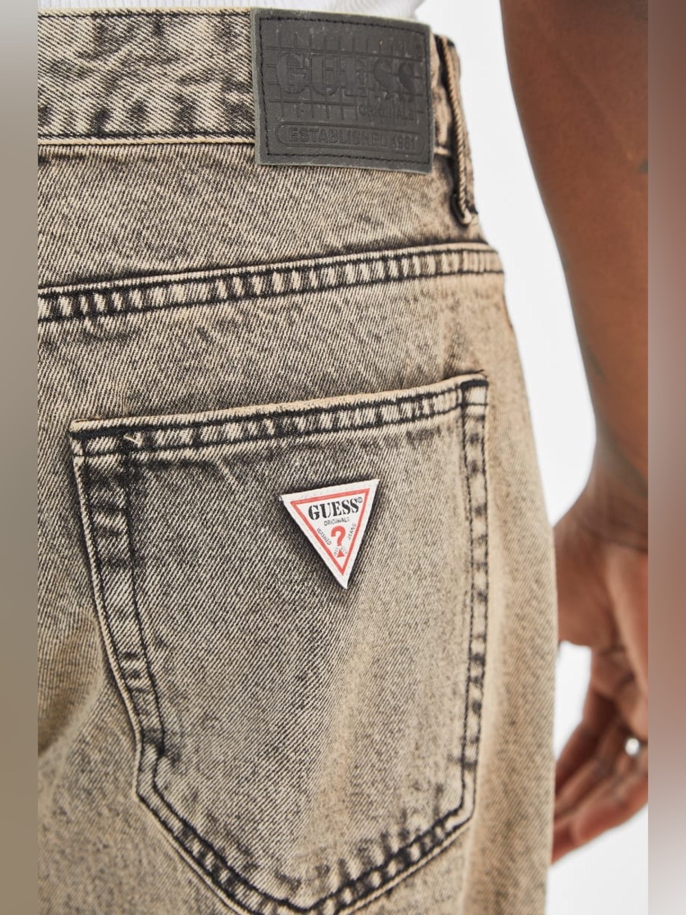 Guess Men's Relaxed Washed Grey-Brown Jeans SZ 32x32 - Picture 5 of 9